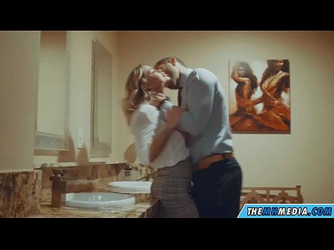 ❤️ Бүкіл аққұба сізді қоғамдық дәретханада азғырғанда Порно бізде kk.com-pornzog.ru ﹏